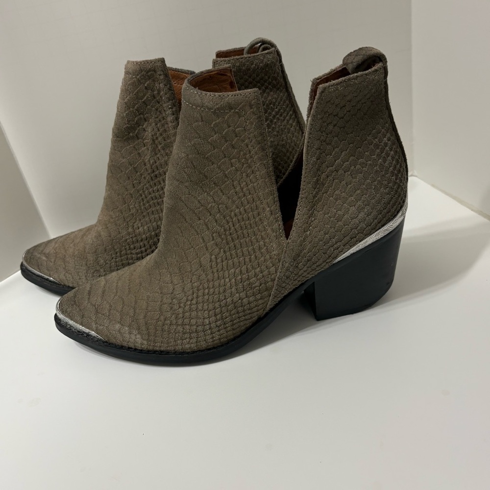 Jeffrey Campbell Crownwell Textured Taupe Western Booties